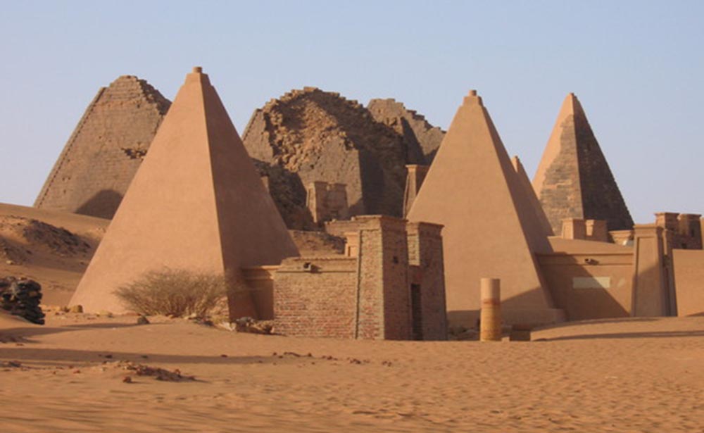 pyramid smeroe